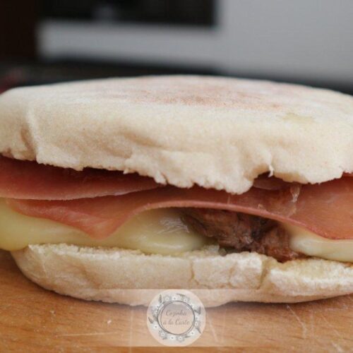 Prego em Bolo do Caco